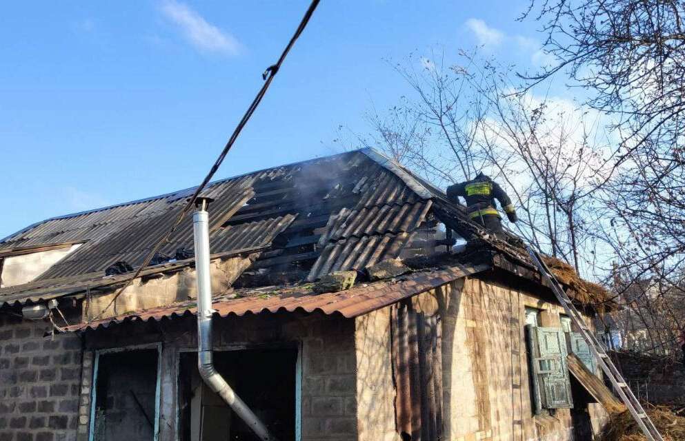 В Днепре на Мукачевской женщина заживо сгорела в собственном доме. Новости Днепра