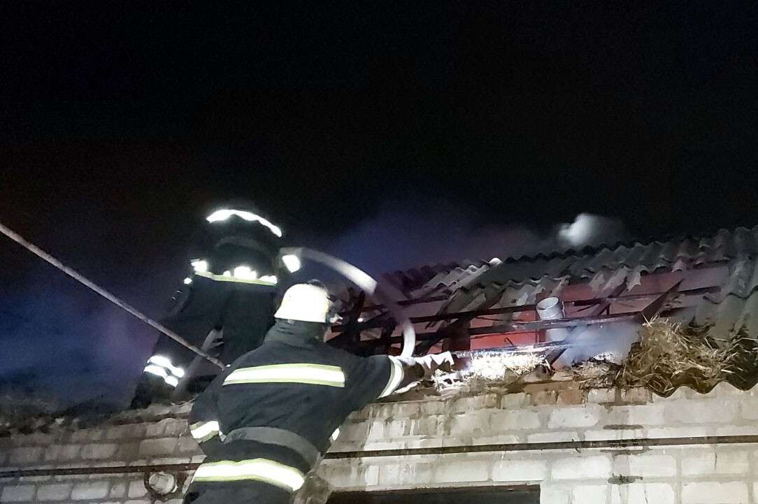 В Никополе в жилом доме произошел сильный пожар. Новости Днепра