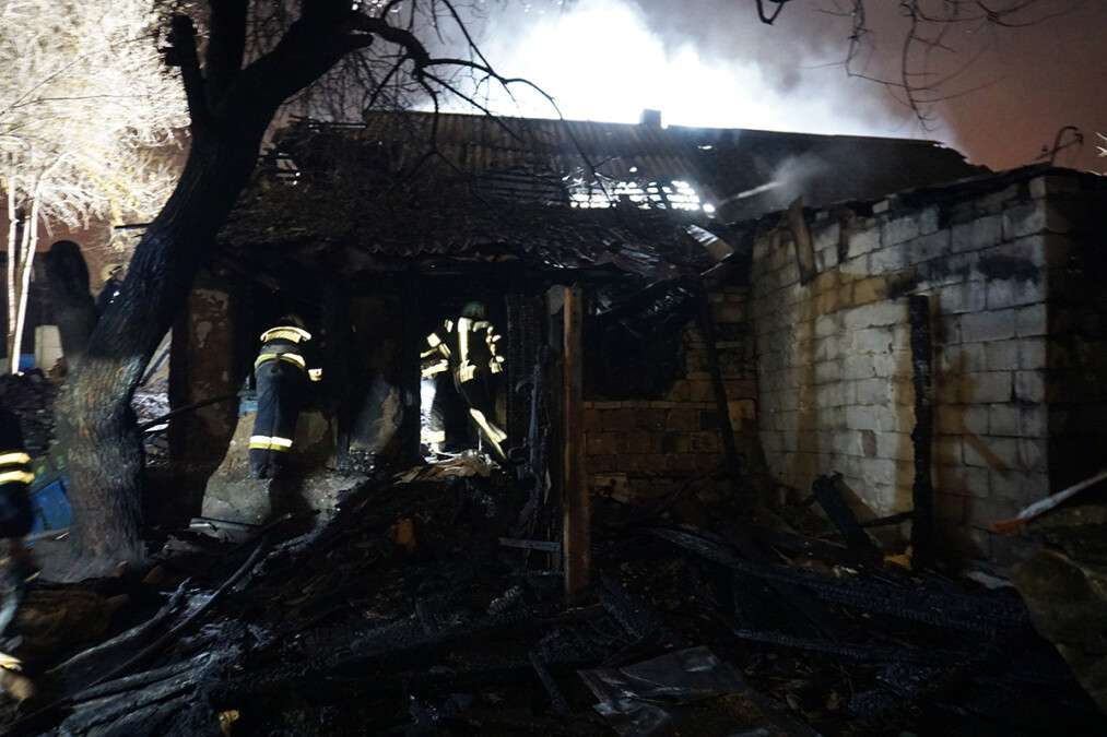 Сгорели заживо: ночной пожар в Днепре забрал жизни троих человек (фото, видео)