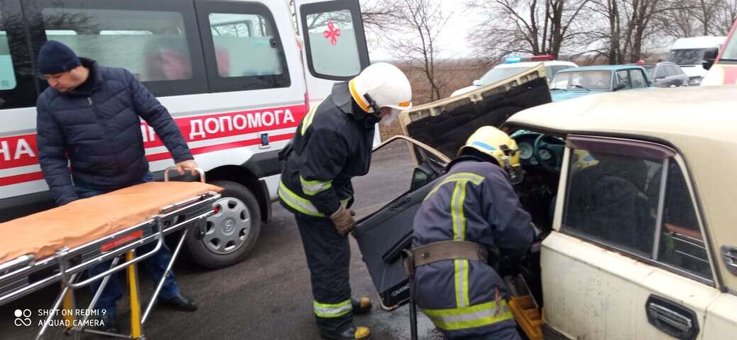 Под Днепром жестко столкнулись две легковушки. Новости Днепра