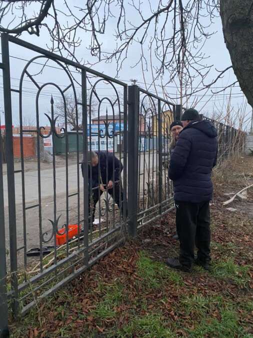 В Днепре на Передовой пытались украсть забор: фото