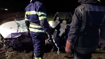 В Днепропетровской области на трассе Ford столкнулся с грузовиком: труп водителя вырезали из искореженной легковушки