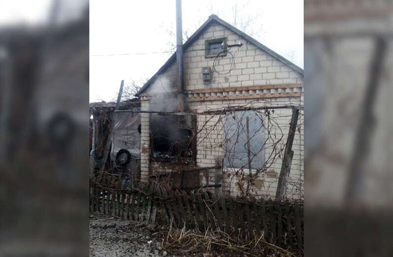 В Днепре на улице Семена Скляренко горел дачный дом