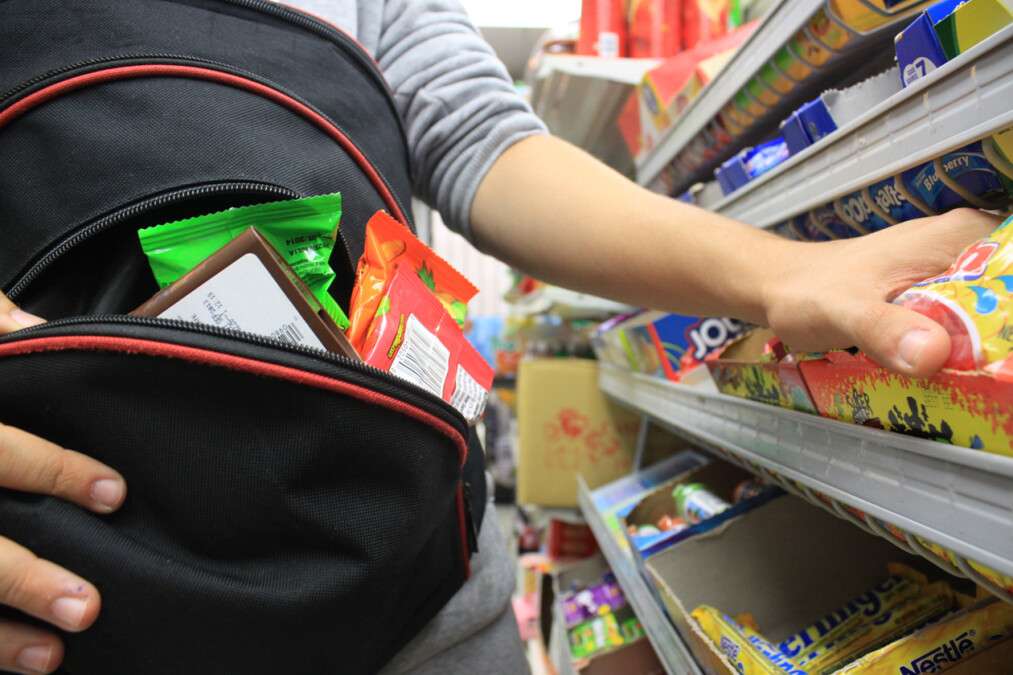 В Днепре в супермаркете Varus мужчина украл товар почти на 6 тысяч гривен