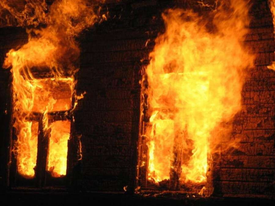 В Днепровском районе горел частный дом: обнаружен обгоревший труп мужчины