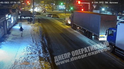 В Днепре устроил пробежку морозостойкий спортсмен