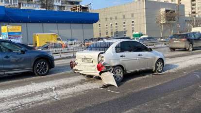 В Днепре на Набережной Победы произошло тройное ДТП