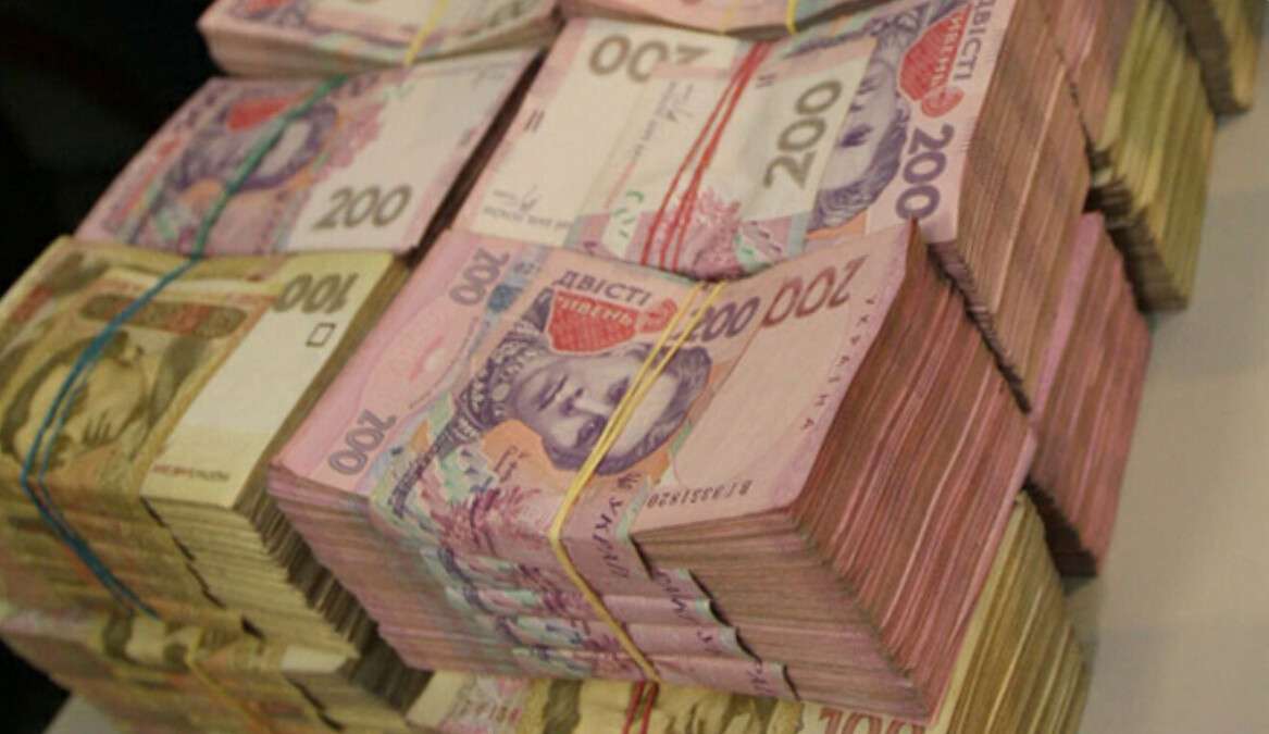 В Днепре у мужчины украли из автомобиля 1 500 000 гривен