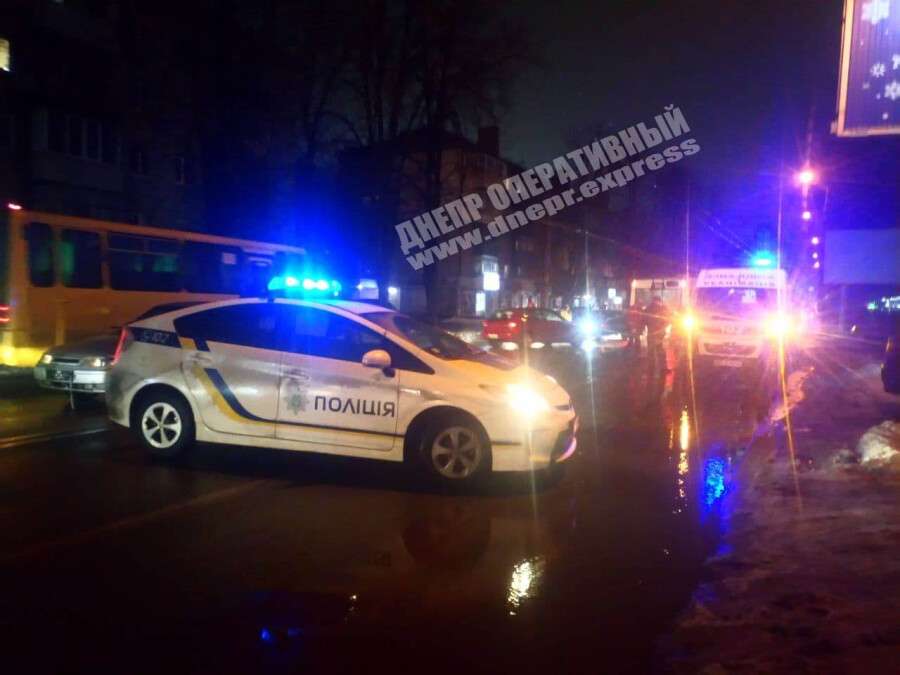 В Днепре на улице Титова ВАЗ сбил насмерть женщину