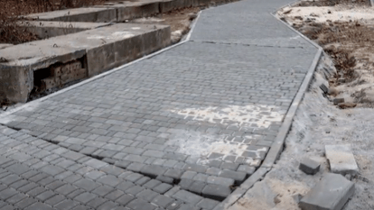 Как в Синельниково отремонтировали пешеходную зону