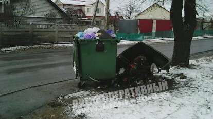 В Днепре на Новошкольной неизвестные подожгли контейнер с мусором: фото