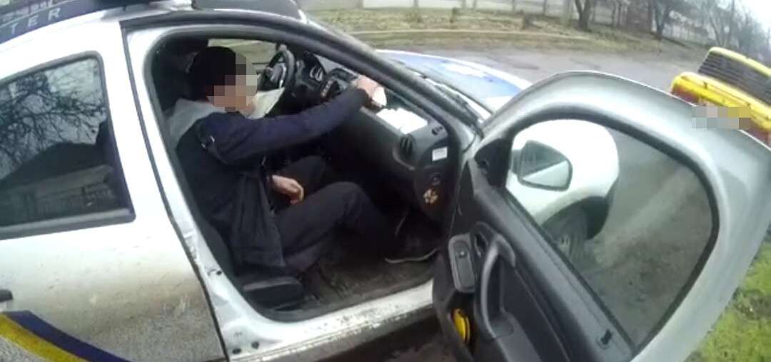Водитель предложил взятку полицейским, вождение без прав, Новости Днепра