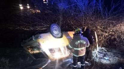 В Днепровском районе ВАЗ вылетел в кювет и перевернулся