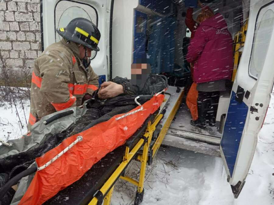 На Днепропетровщине из завалов достали мужчину3