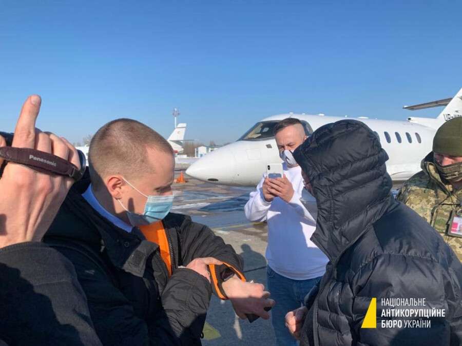 В Борисполе посадили самолет с фигурантом дела Приватбанка
