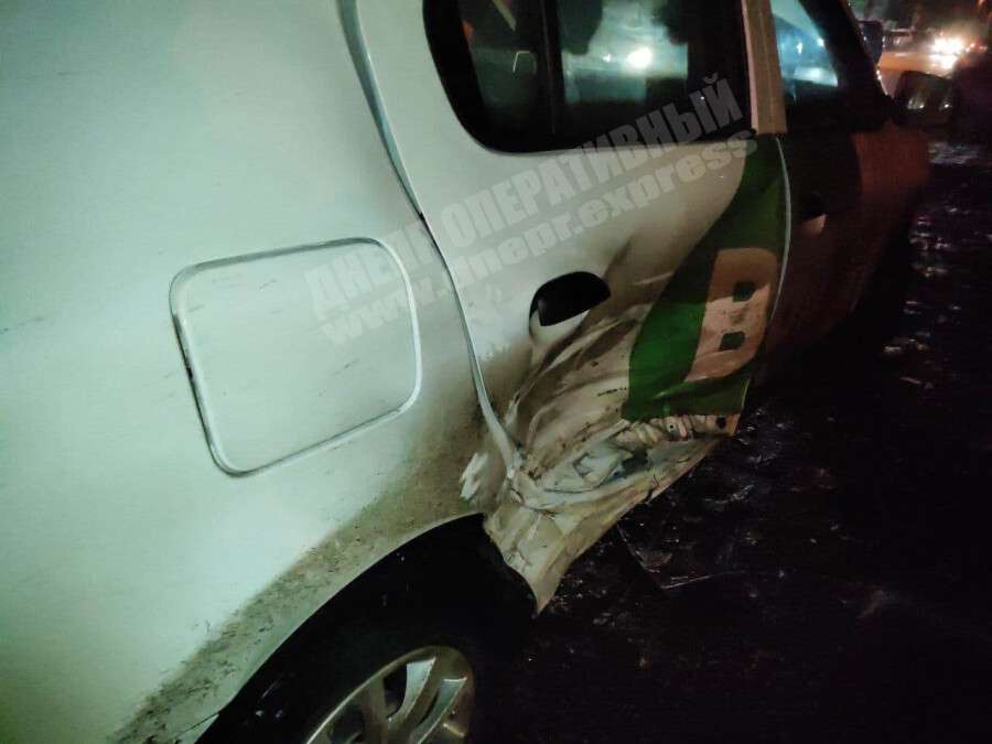 В Днепре на Калиновой такси Bolt столкнулось с Nissan