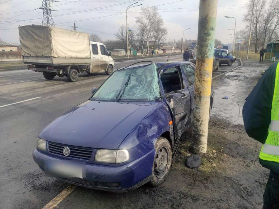 ДТП в Павлограде Volkswagen Polo сбил троих людей3