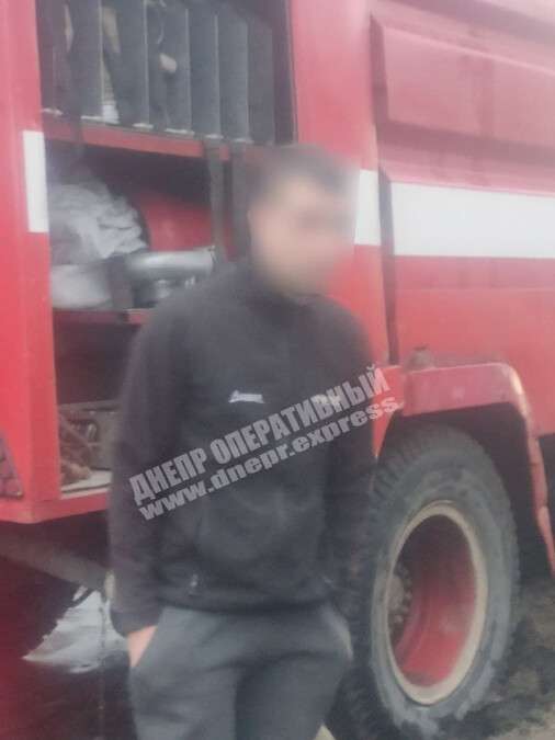 В Днепре на улице Казахстанской молодой парень устроил пожар в собственном доме