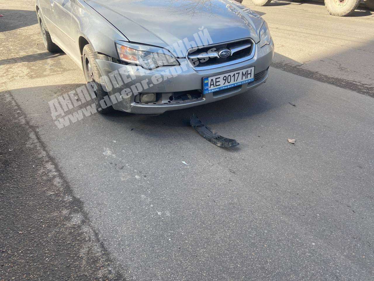 В Днепре на Байкальской в ДТП попали четыре автомобиля. Новости Днепра