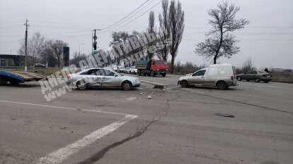 В Днепре на Аэропортовской жестко столкнулись Daewoo и Audi