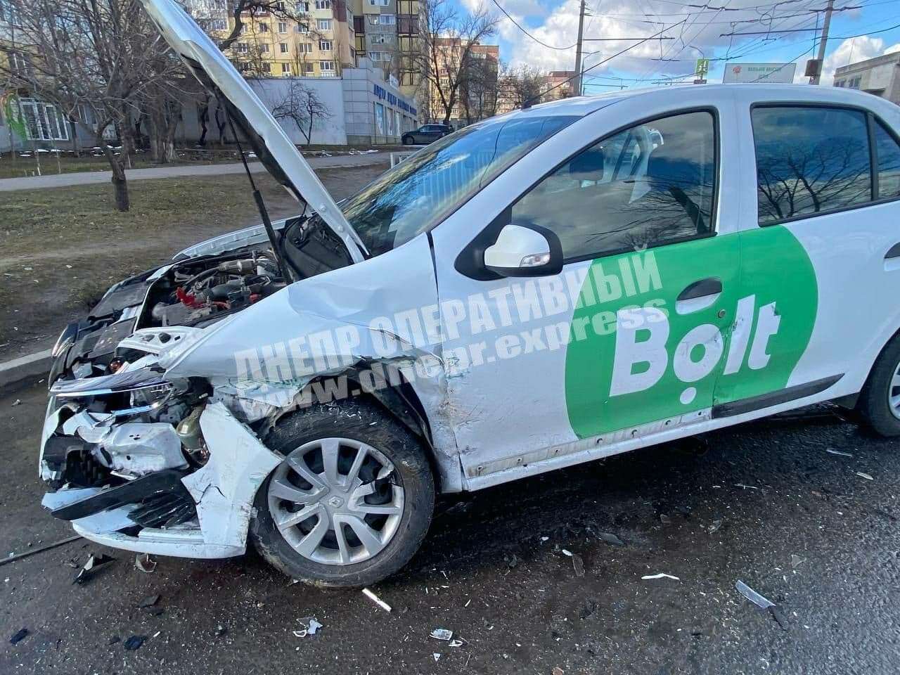 ДТП на Лисиченко Днепр такси ВАЗ3