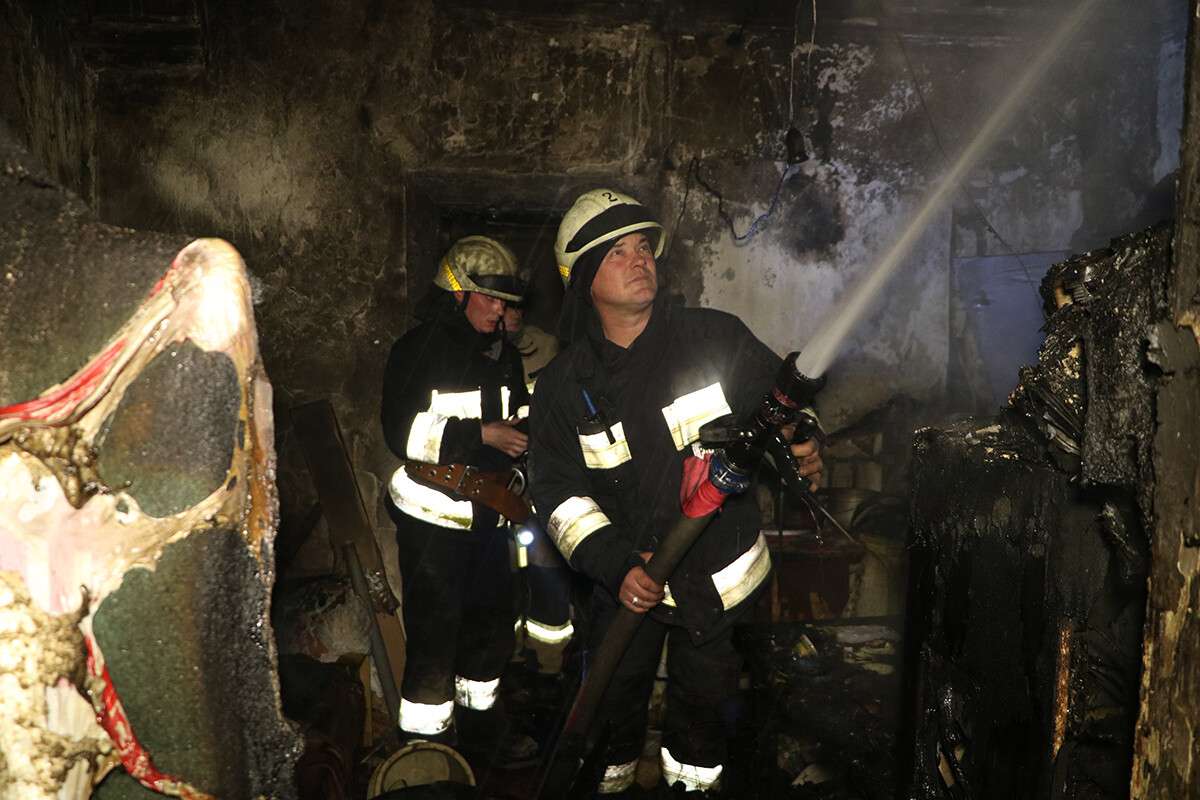 В Днепре во время пожара в жилом доме погибла женщина. Новости Днепра