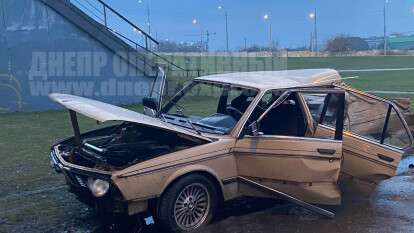 Под Южным мостом в Днепре случилось серьезное ДТП