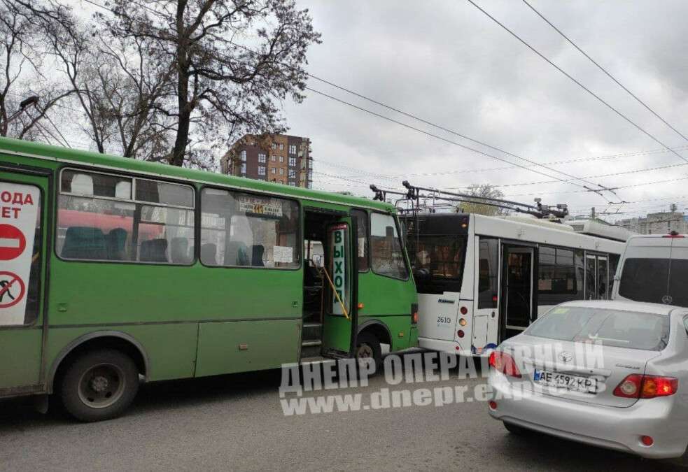 ДТП на Пушкина маршрутка троллейбус2