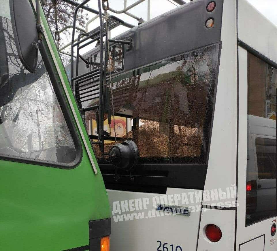 ДТП на Пушкина маршрутка троллейбус3