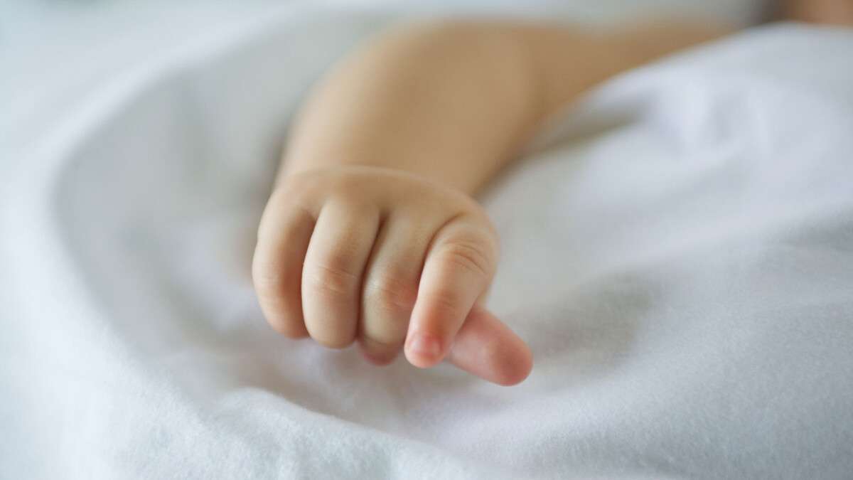 В Днепре на Поля обнаружили мертвого месячного ребенка