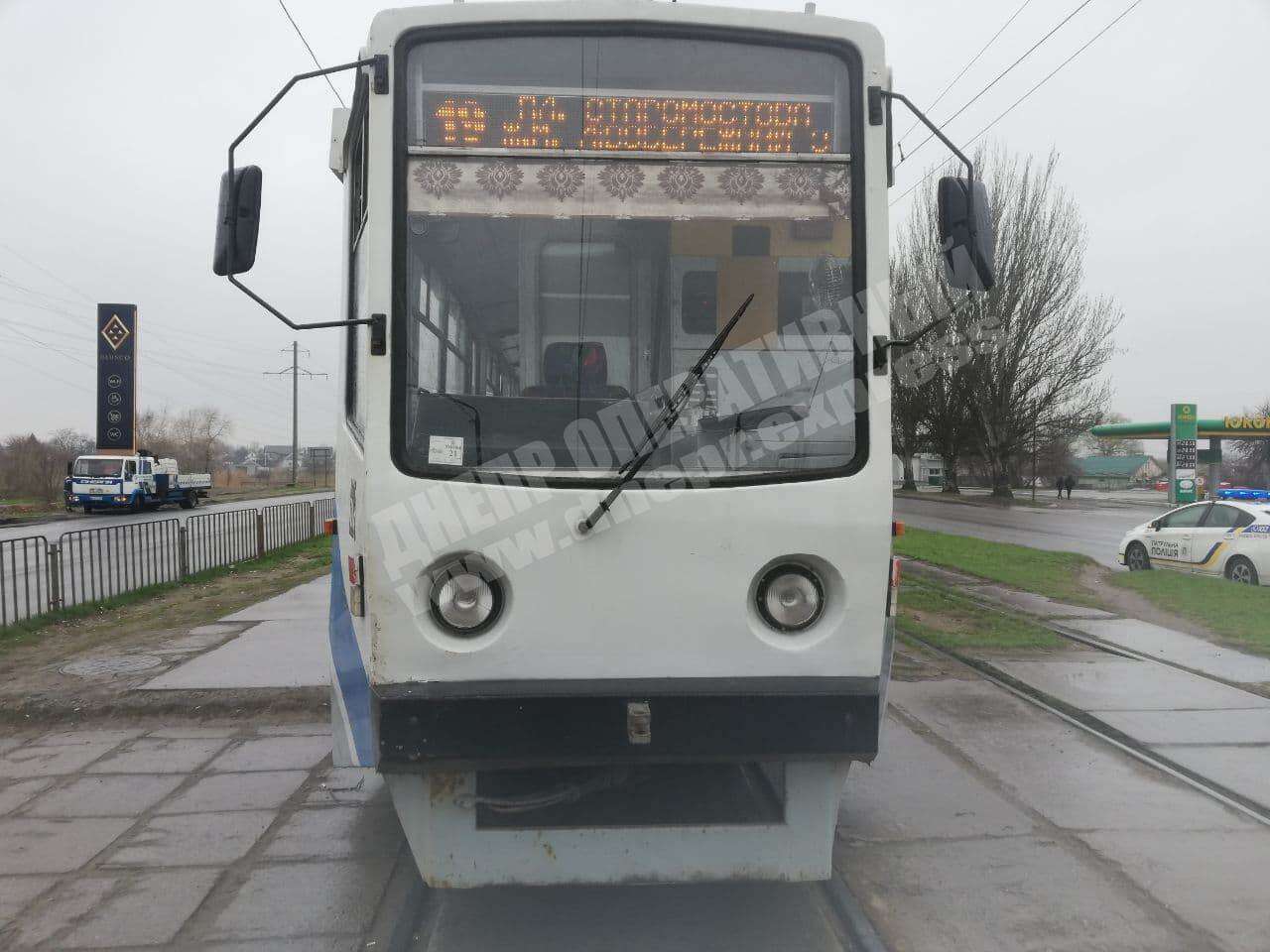 В Днепре на Донецком Шоссе пьяная женщина выпала из трамвая. Новости Днепра