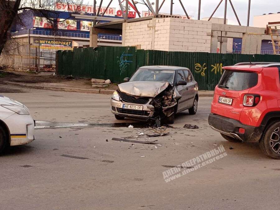 В Днепре столкнулись Skoda и Jeep