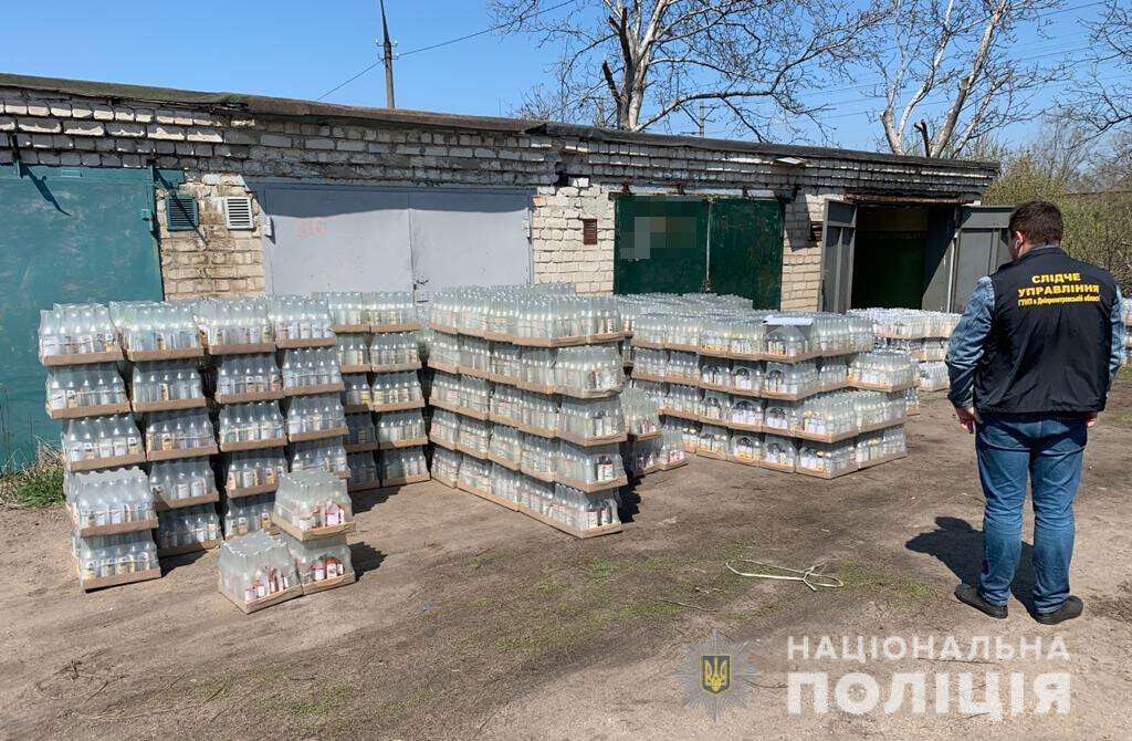 На Днепропетровщине прикрыли масштабное производство алкогольной и табачной продукции: видео