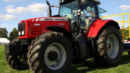 1200px-Massey_Ferguson_6490_Dynashift