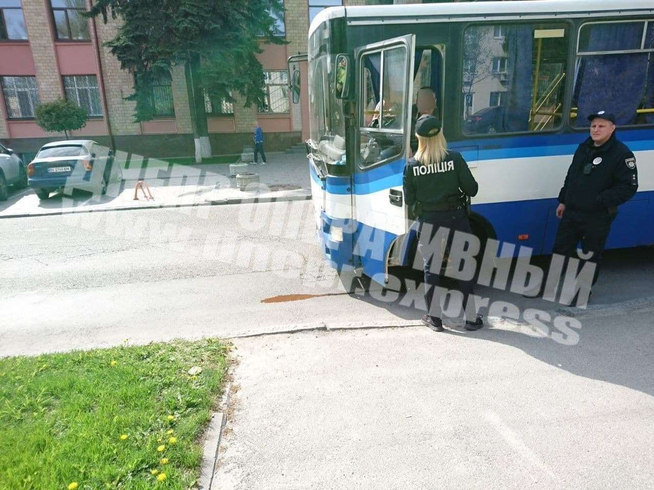 Автобус сбил пешехода. Новости Днепра