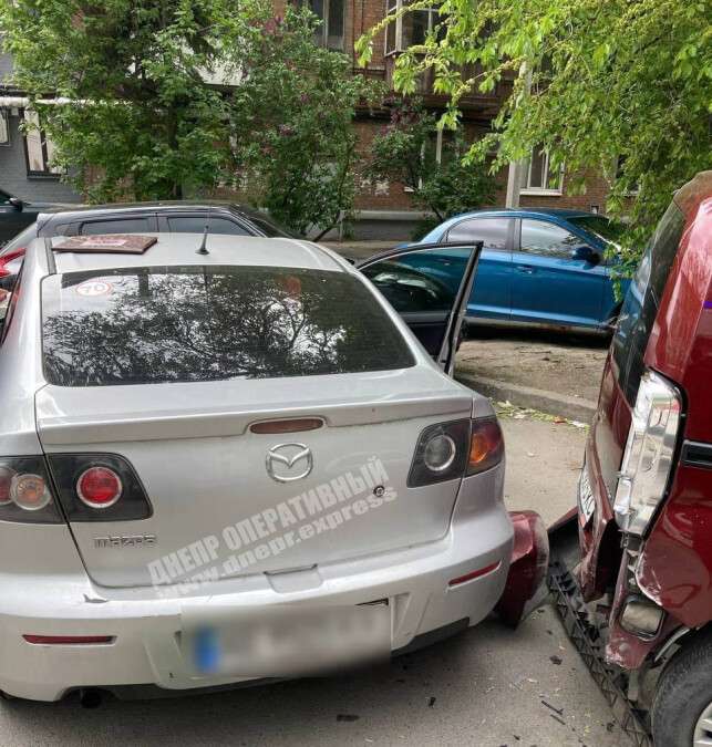 В Днепре водитель Mazda умер за рулем