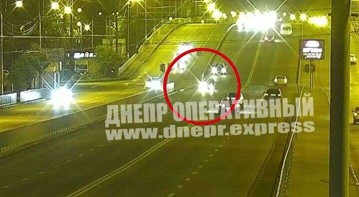 На Слобожанском проспекте Renault сбил пешехода, видео