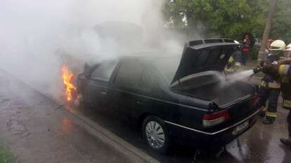 Горел Peugeot на Западном