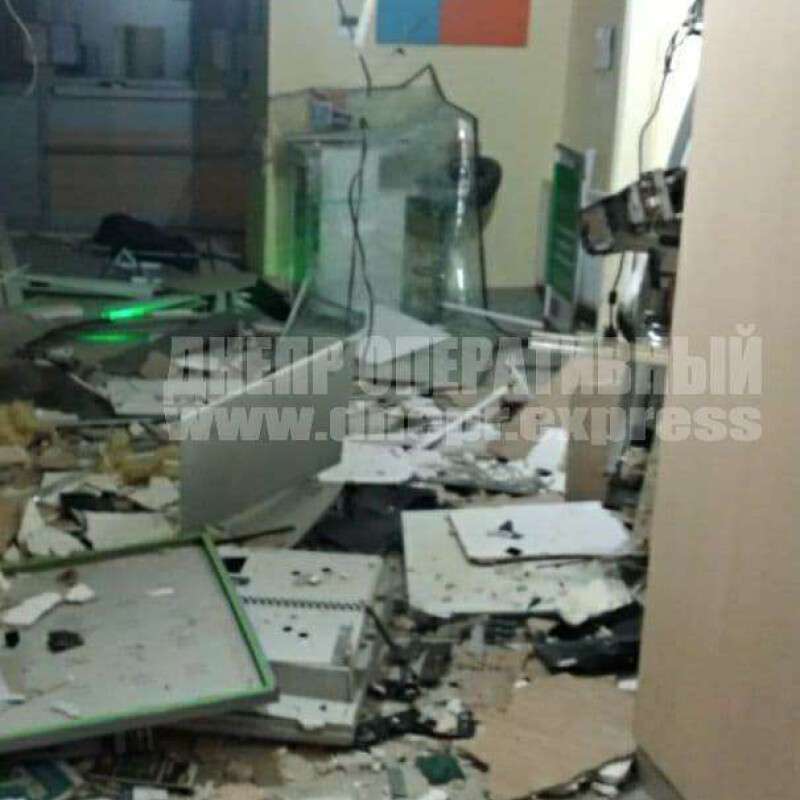 В Днепре на проспекте Поля взорвали банкомат и украли 400 000 грн