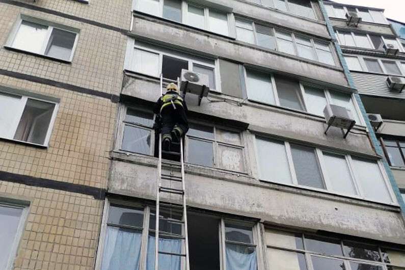Женщину закрыли на балконе. Новости Днепра 