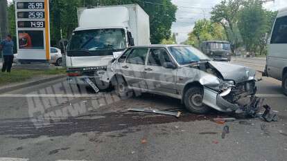 Масштабное ДТП на Богдана Хмельницкого: в аварию попали 4 авто (видео момента)