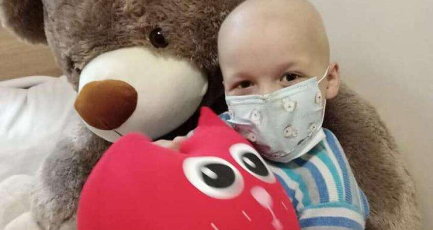 Шестилетний Илья борется с раком