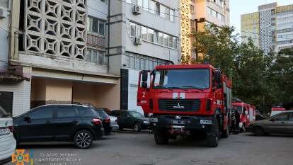 В Днепре на Рабочей пожар: огонь тушили 11 спасателей