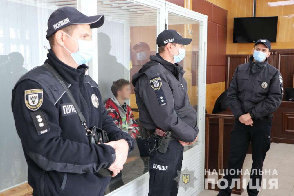 Жестокое избиение полицейских в Чернигове