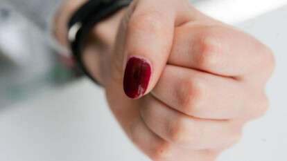 Женщины избили мужчину