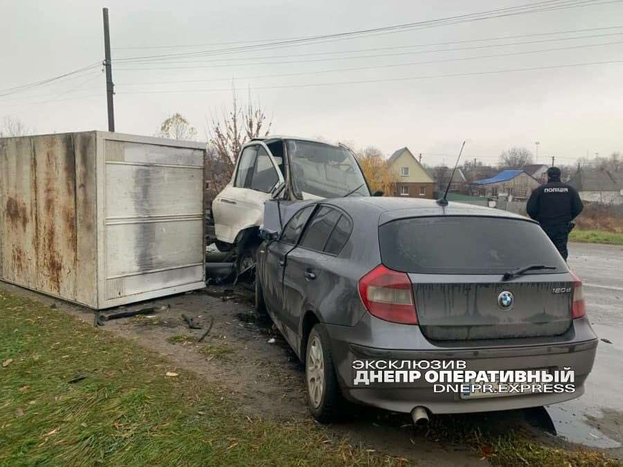 Мотоцикл врезался в газель