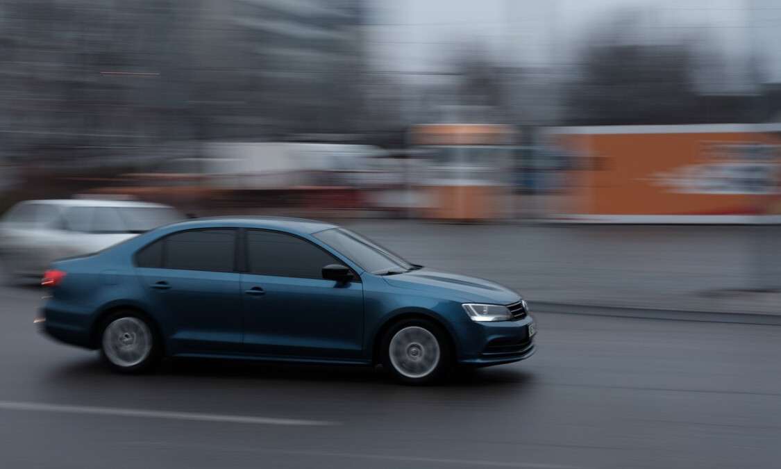 На Днепропетровщине подростки атакуют проезжающие мимо автомобили