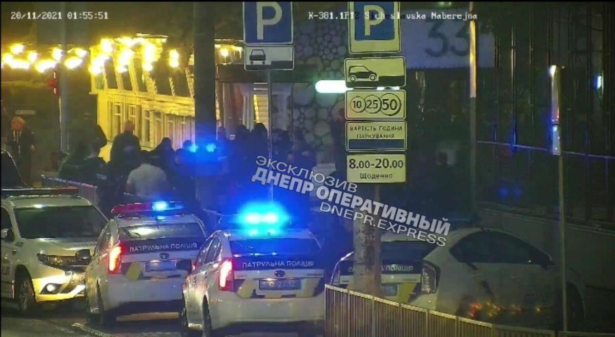 Стрельба возле гостиницы Днепропетровск