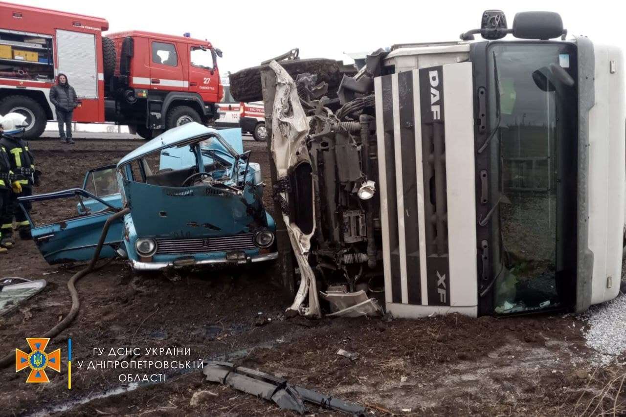 Авария на трассе М-30 Киев-Луганск-Изварино: пострадавшие умерли по дороге  в больницу | Днепр оперативный