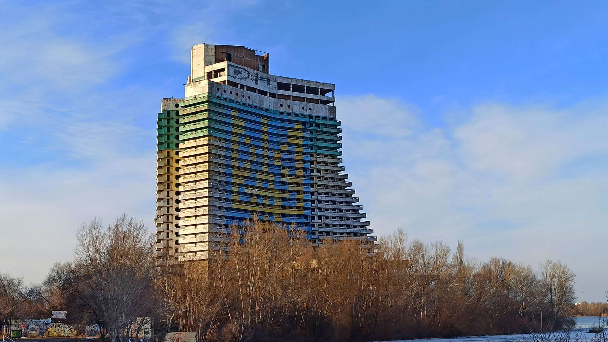 Гостиница Парус в Днепре перешла в собственность города